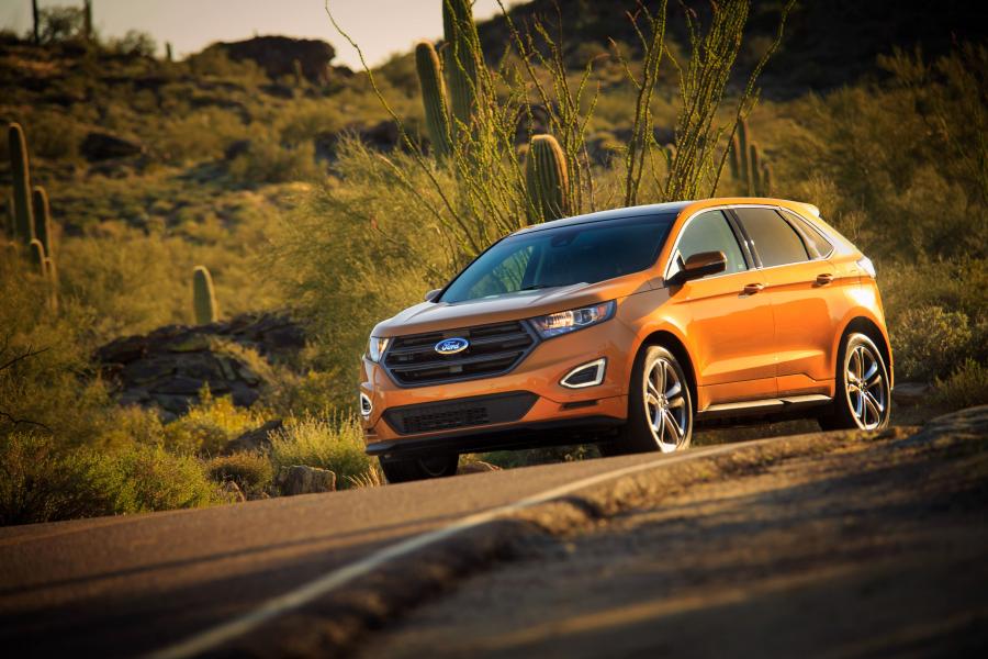  Ford Edge Sport 2015 года  (фото 18 из 25)